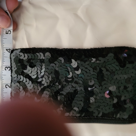 Sequined wristlet Old Navy Euc - Picture 6 of 8